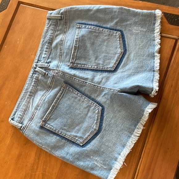 VERSONA NWT Jean Shorts Size 14 - Picture 11 of 11
